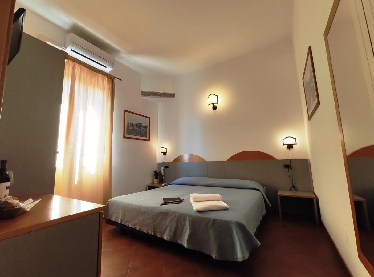 Locanda Menabuoi Donoratico Exterior foto